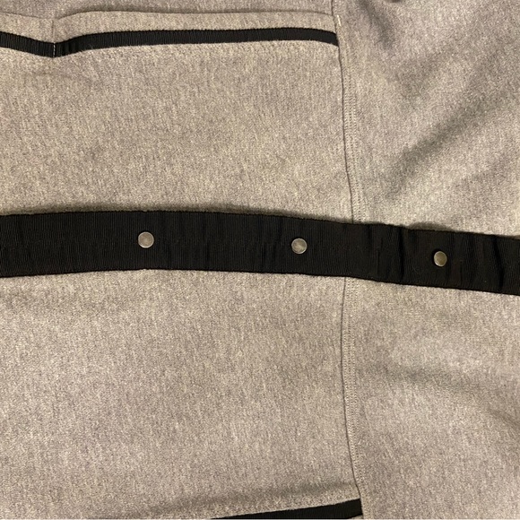 Lululemon Ying to my Yang Gray Jacket size 6 - Picture 4 of 8